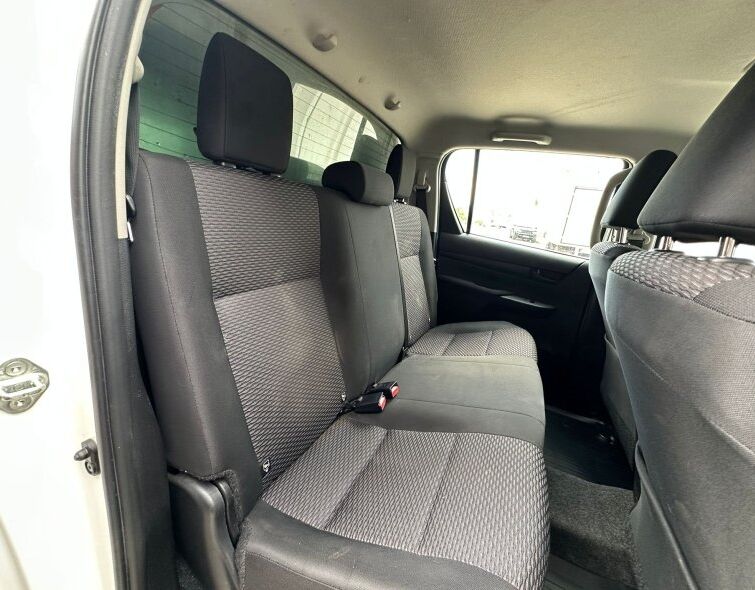 TOYOTA  HILUX DOUBLE CAB GX 4x4